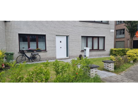 appartement te koop in sint-amandsberg met 2 slaapkamers