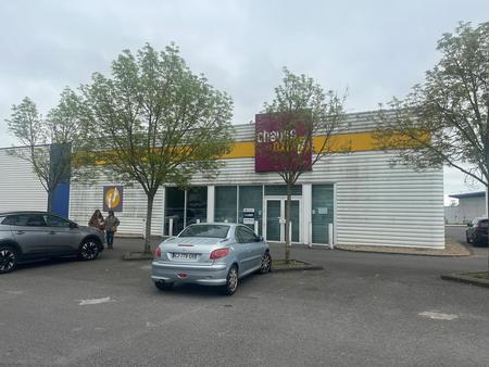 location de local commercial de 600 m² à châtellerault - 86100