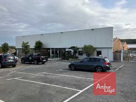 location de local commercial de 1 395 m² à villefranche-de-rouergue - 12200