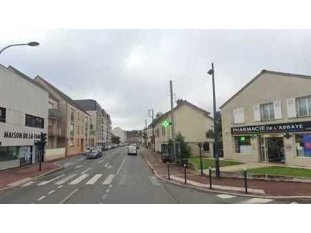 location de local commercial de 103 m² à saint-cyr-l'école - 78210