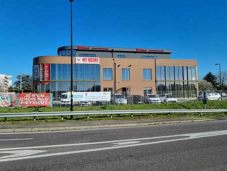 location de local commercial de 205 m² à meyzieu - 69330