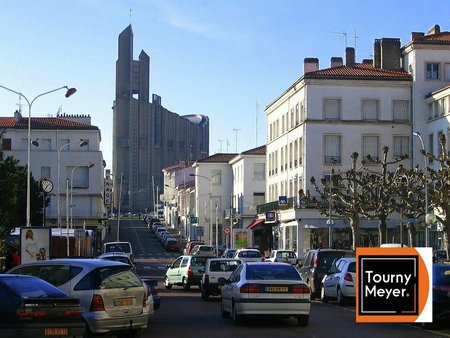 location de local commercial de 577 m² à royan - 17200