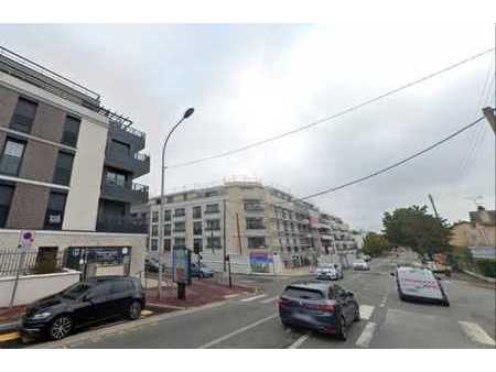 location de local commercial de 263 m² à saint-cyr-l'école - 78210