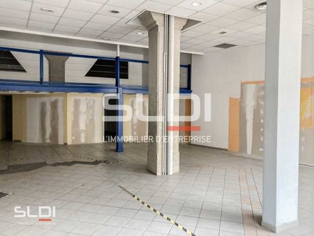 location de local commercial de 236 m² à villefranche-sur-saône - 69400