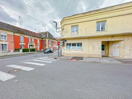 location de local commercial de 55 m² à saint-quentin - 02100