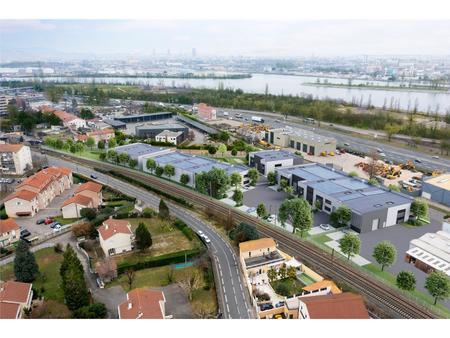 vente d'entrepôt de 4 301 m² à pierre-bénite - 69310