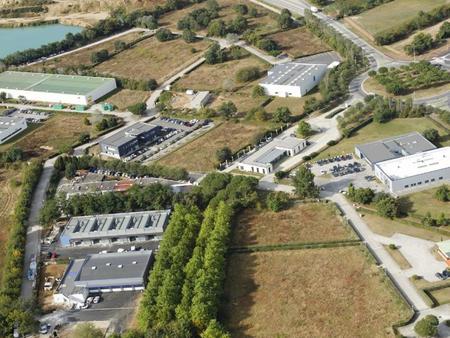 vente de local commercial de 6 030 m² à verniolle - 09340