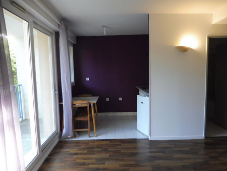 studio 27 m2 avec terrasse et parking