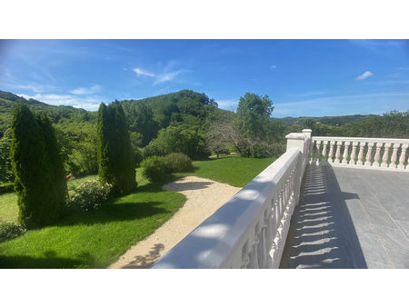 superbe maison rénovée au calme de la campagne  proche des c