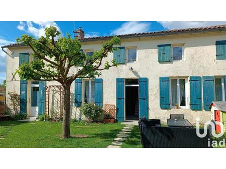 vente maison à montils (17800) : à vendre / 135m² montils