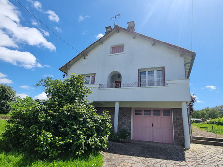 spacieuse maison de 6 chambres avec beau jardin et emplacement pratique