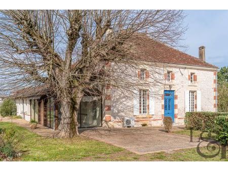 propriété 10 pièces 264 m²