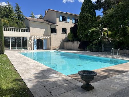 villa 7 pièces 375 m²