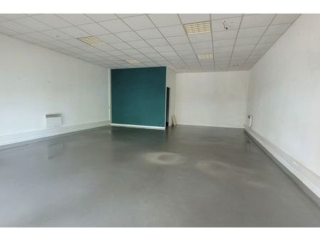 local commercial 65 m²