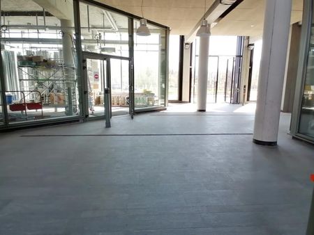 local commercial 293 m²