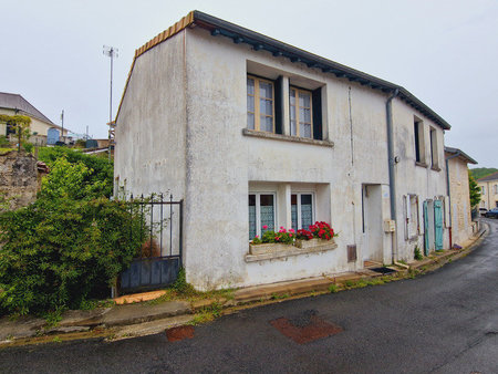 dpt charente maritime (17)  à vendre tonnay boutonne maison p4 - 118 m² - jardinet - hanga