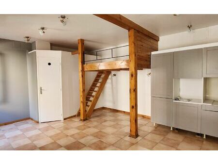 location appartement  27 m² t-2 à les mées  400 €