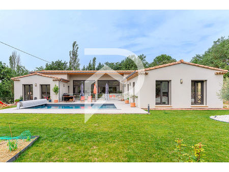 ansouis - villa récente pp de 163 m2 hab avec piscine- garage