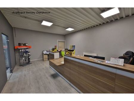 vente commerce 8 pièces 2930 m² lons-le-saunier (39000)