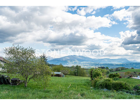 terrain constructible avec belle vue sur les montagnes