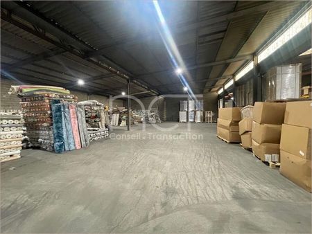 local industriel 950 m²