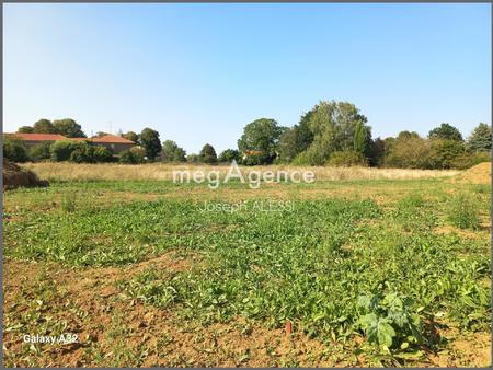 terrain constructible viabilisé - 535 m²