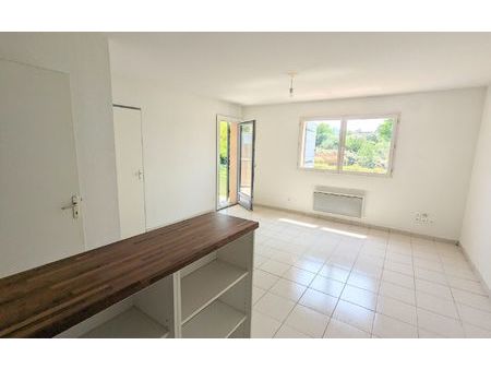 location appartement  40.6 m² t-2 à nailloux  490 €