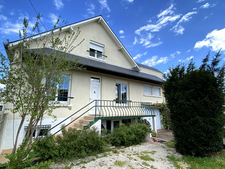 maison élégante située à saint gervais la forêt