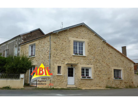 vente maison 6 pièces 170 m² saint-maixent-de-beugné (79160)