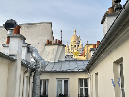 appartement 3 pièces de 36 m2 avec vue sur le sacré-cœur + combles