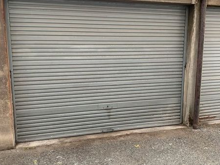 garage sécurisé grenoble à louer 18m2