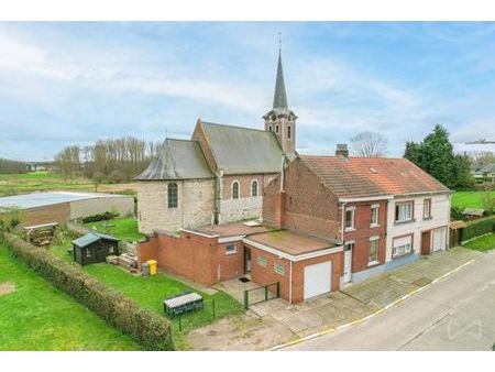 maison de caractère à côté de l'église à boutersem