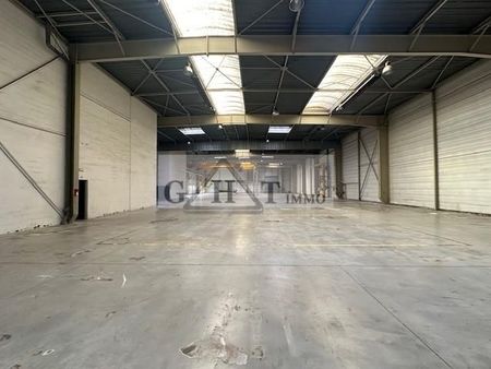 local industriel 2 816 m²