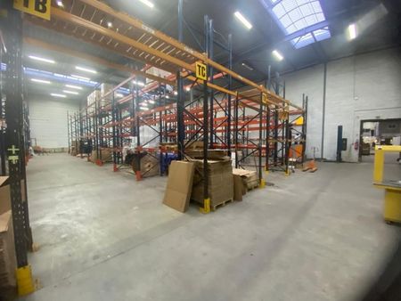 local industriel 4 542 m²