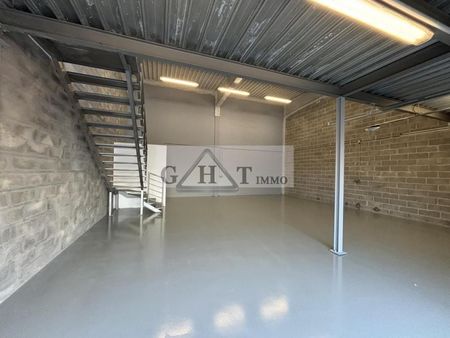 local bureaux 136 m²