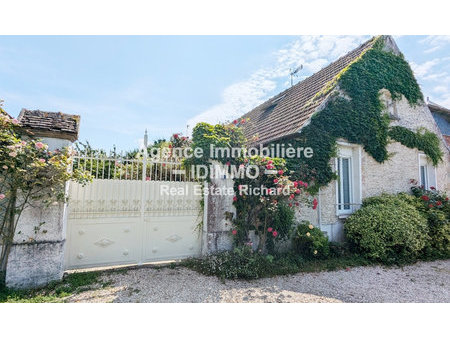 a vendre maison en pierres 4 pièces avec jardin clos - lorcy