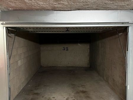 box dans parking souterrain
