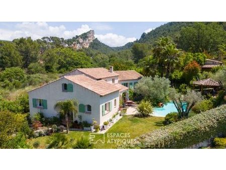 maison de charme avec piscine dans un cadre bucolique