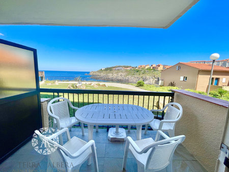 studio avec terrasse et vue sur mer à collioure