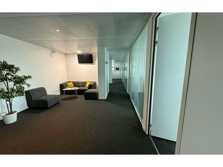 location bureau 378 m² tours (37100)