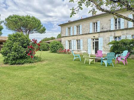 maison de maitre avec gîtes  piscine et terrains de jeux - grezac-