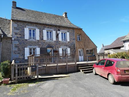 aubrac  maison de village  bar  restaurant  epicerie au coeur du village