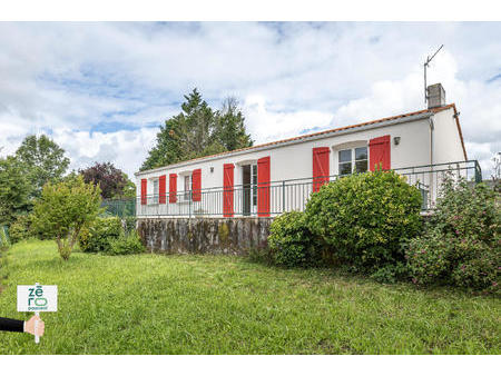 vente maison à mareuil-sur-lay-dissais (85320) : à vendre / 120m² mareuil-sur-lay-dissais