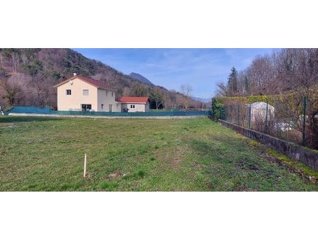 vente terrain 750 m²