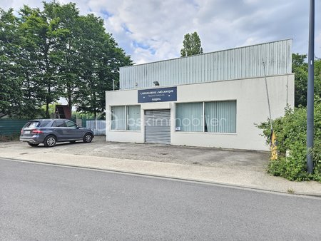 local commercial de 730 99 m² à ris-orangis