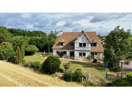 magnifique maison de 230 m2 avec vue dégagée  1656 m2 de terra