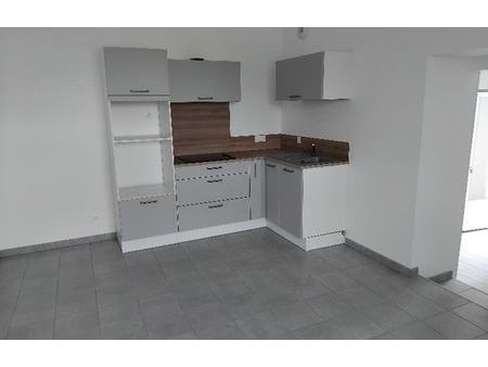 location appartement 2 pièces 40 m² pugnac (33710)