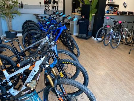 magasin de cycles de locations ventes réparations  lavage