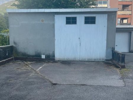 garage extérieur de 60 m2 à cluses