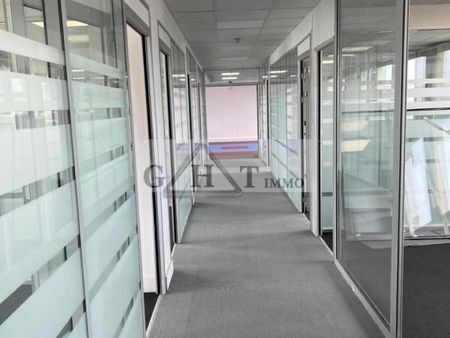 bureaux 300 m²